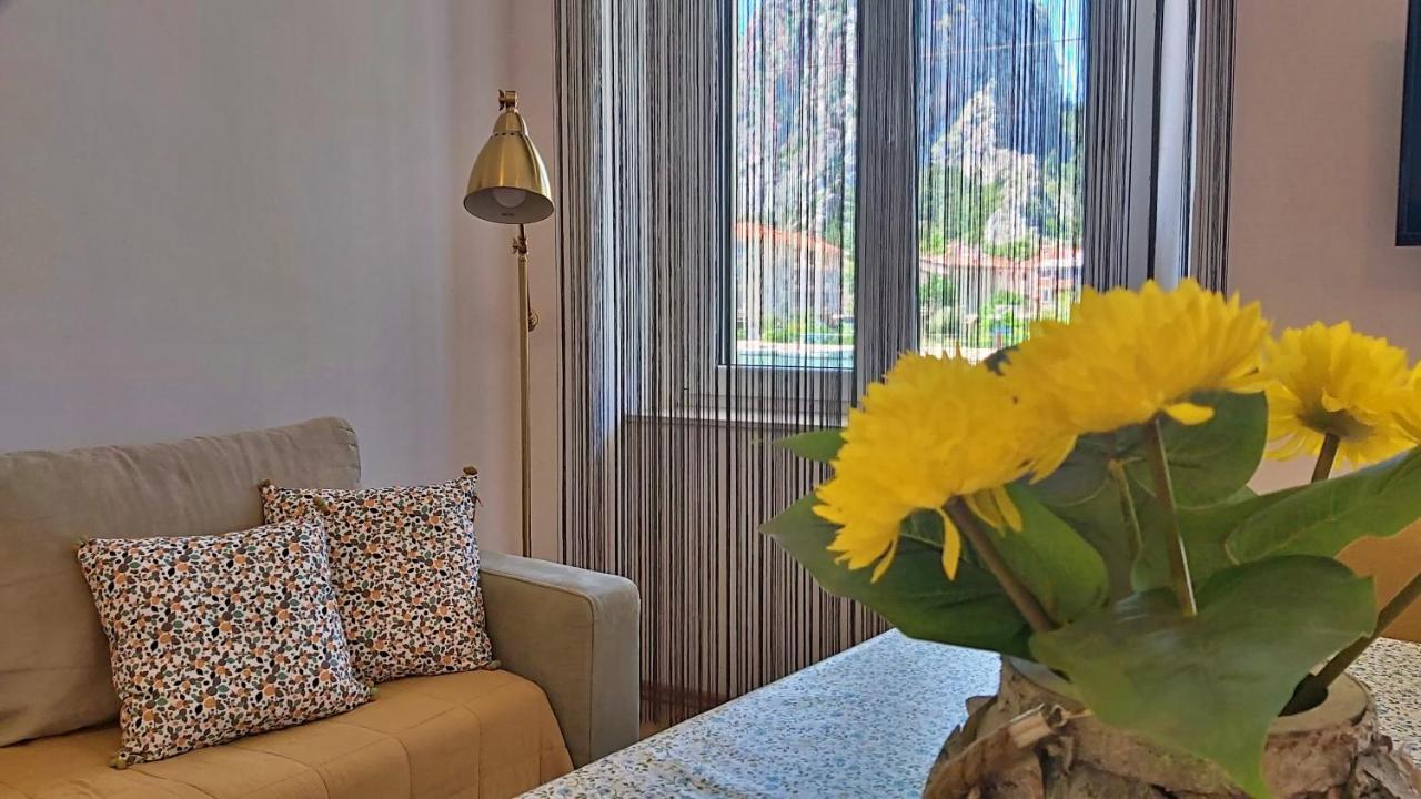 Apartment Mandic Omis Exterior photo