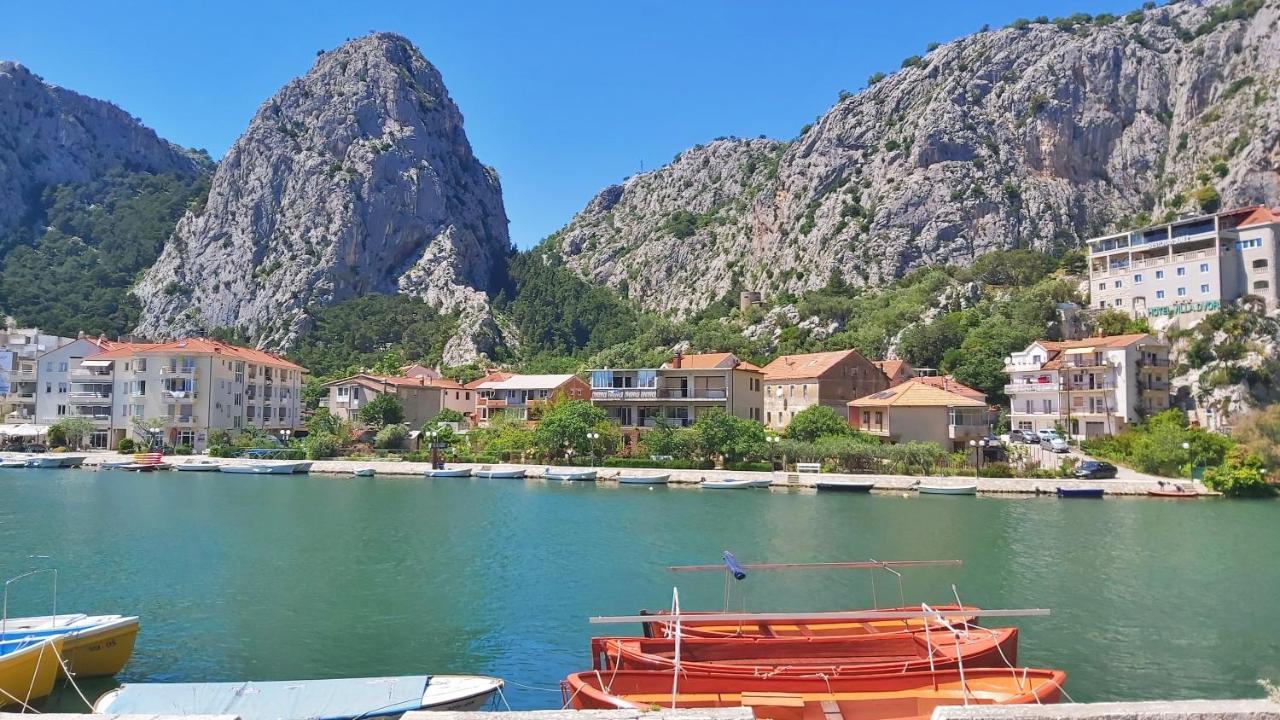 Apartment Mandic Omis Exterior photo