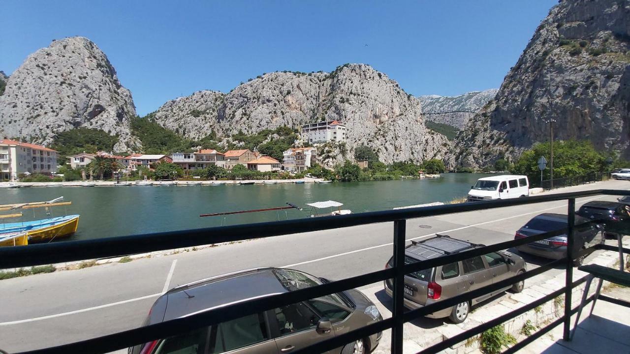 Apartment Mandic Omis Exterior photo